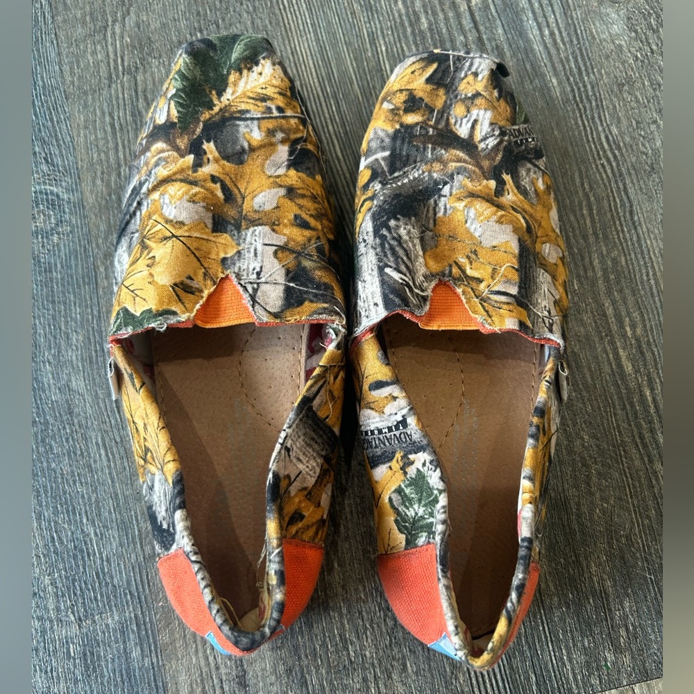 Custom Camo Toms. Size 7.